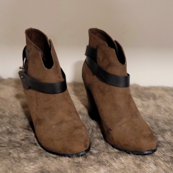 Brown booties - Picture 1 of 5